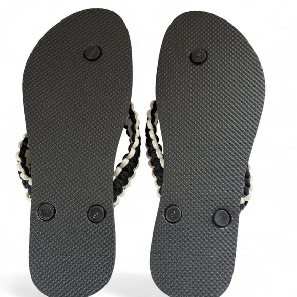 Old Navy Black & White Jeep Paracord flip-flops Women's Size 9 - Picture 4 of 7